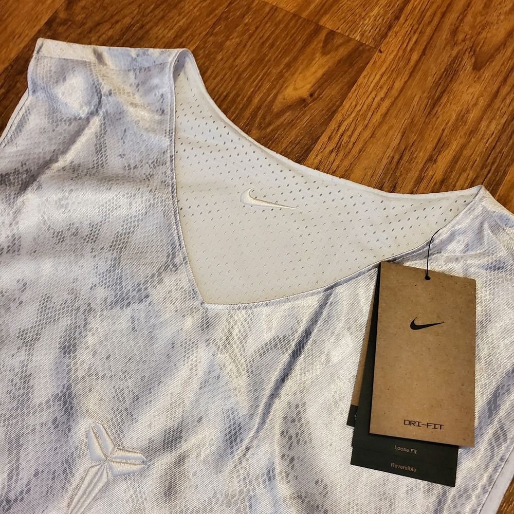 Nike Kobe Bryant Basketball Jersey Mens Large NBA Basketball Dri-FIT‎ Reversible